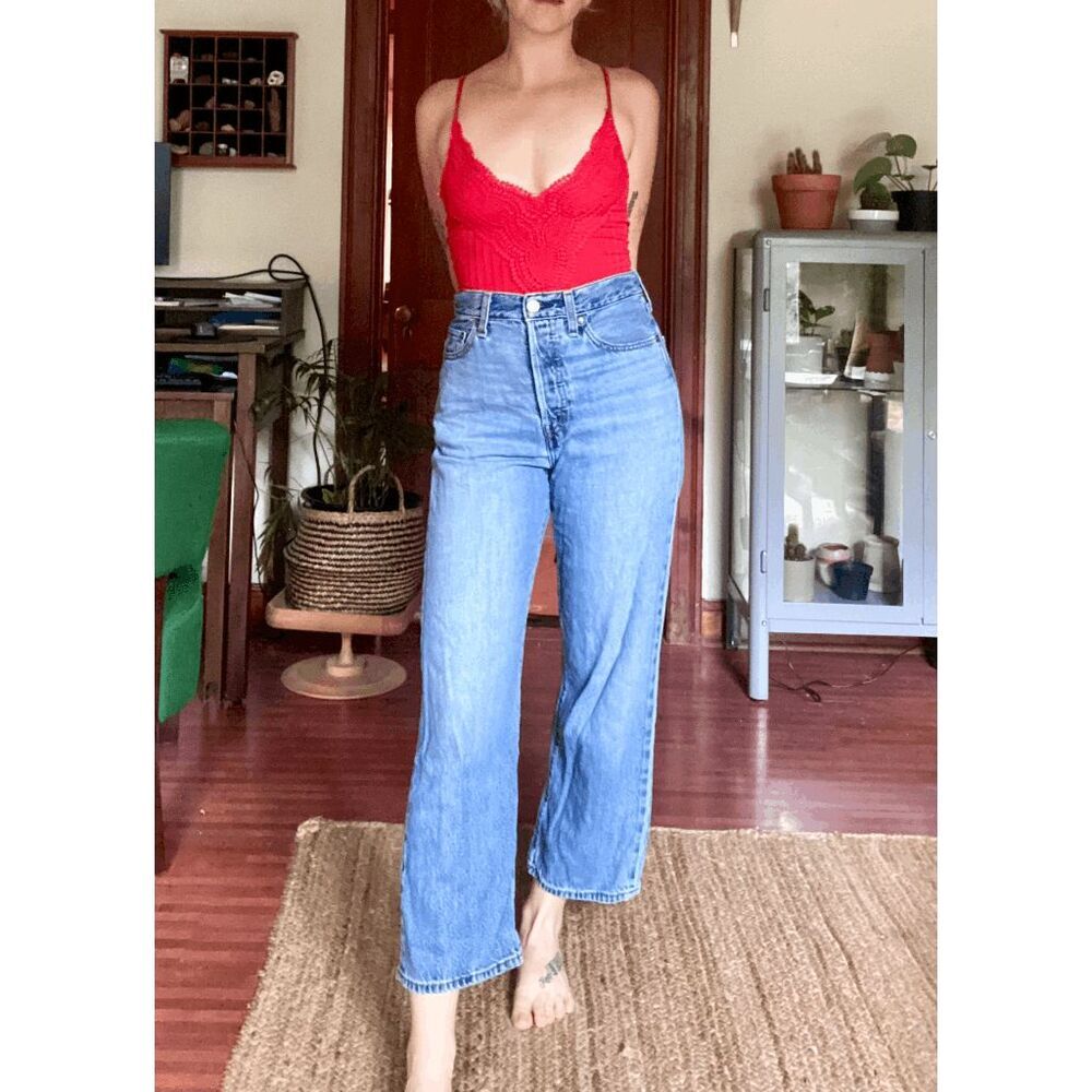 Levi's Ribcage Straight Midrise Jeans with Button-Up Closure